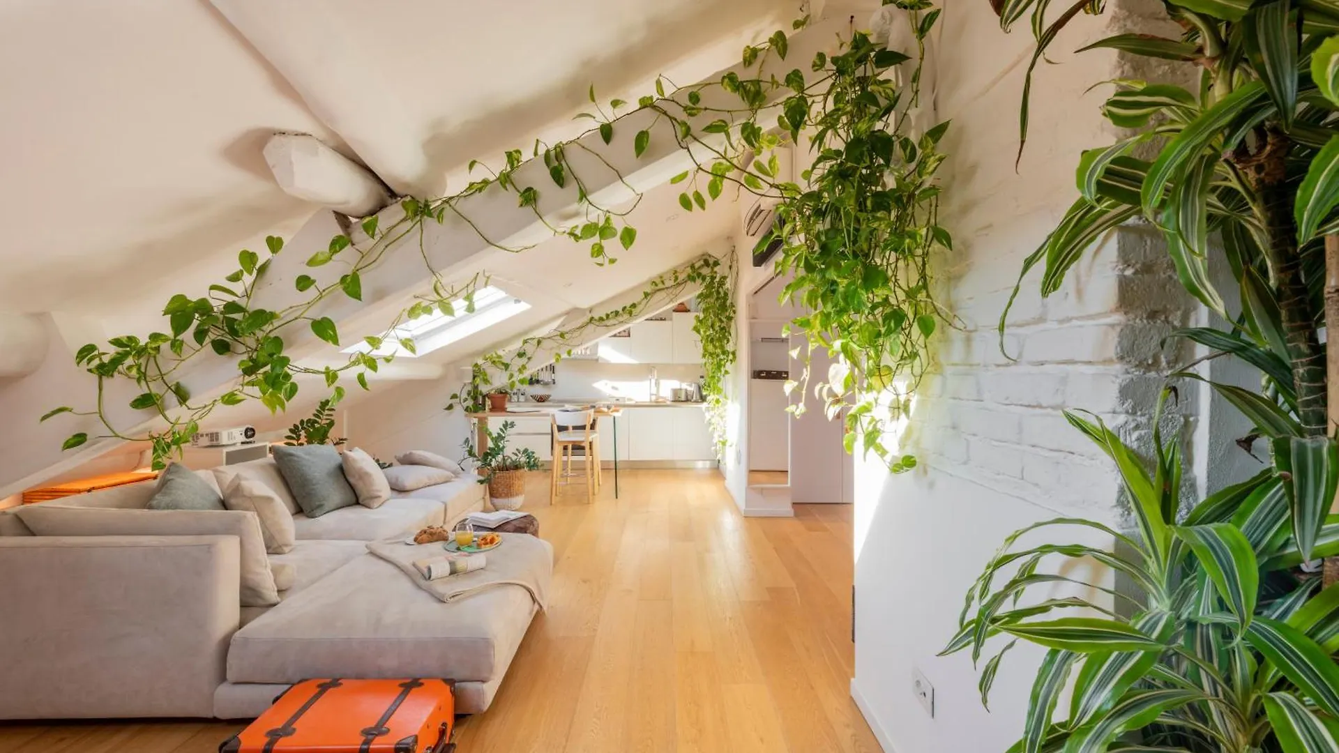 Bright Penthouse Attic In The Heart Of Milan Apartment