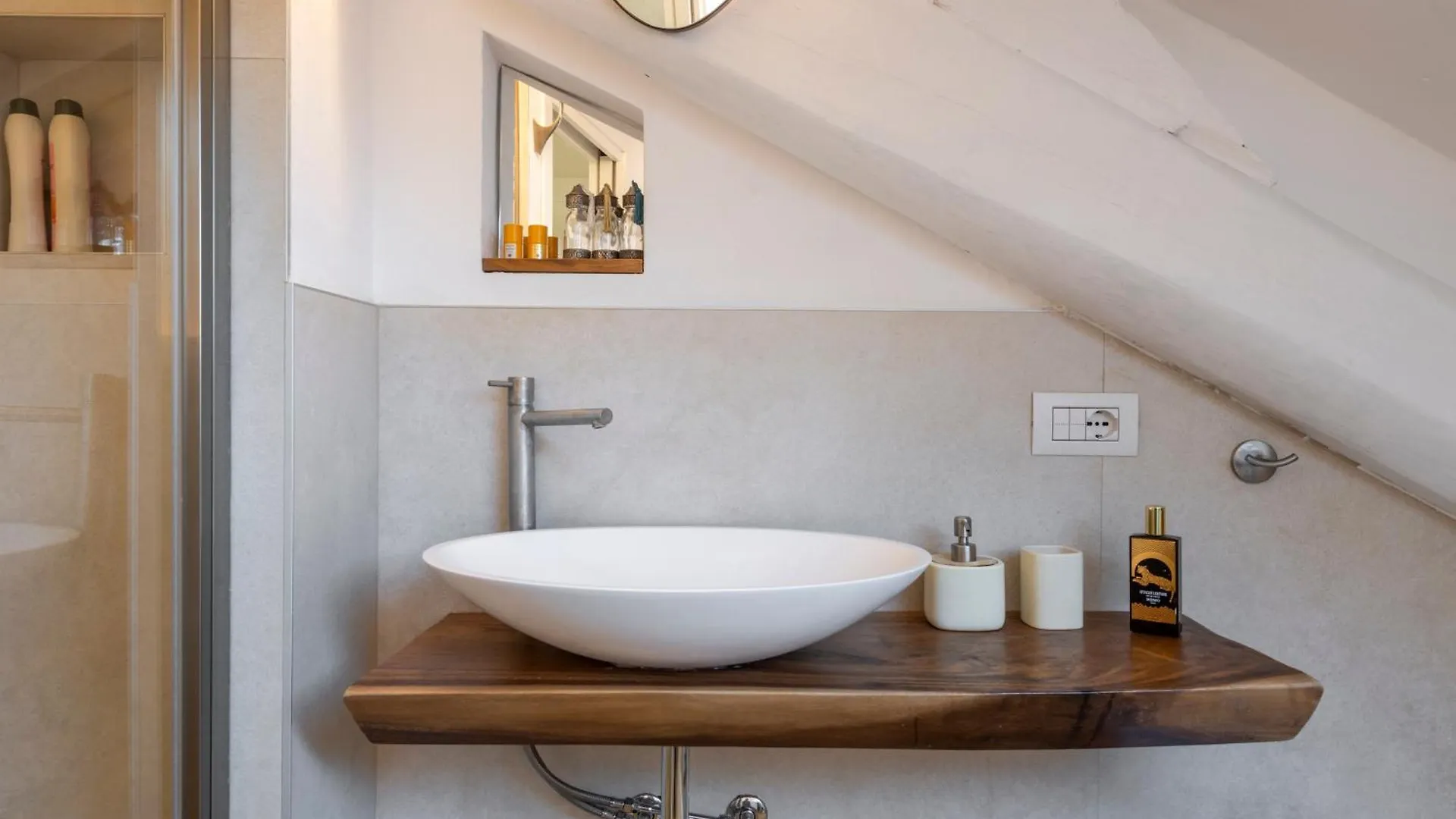 Bright Penthouse Attic In The Heart Of Milan Apartment