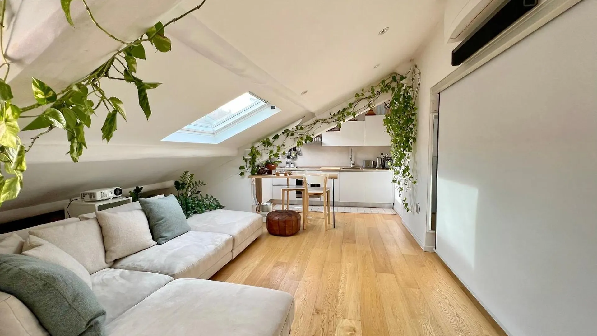 Bright Penthouse Attic In The Heart Of Milan Apartment