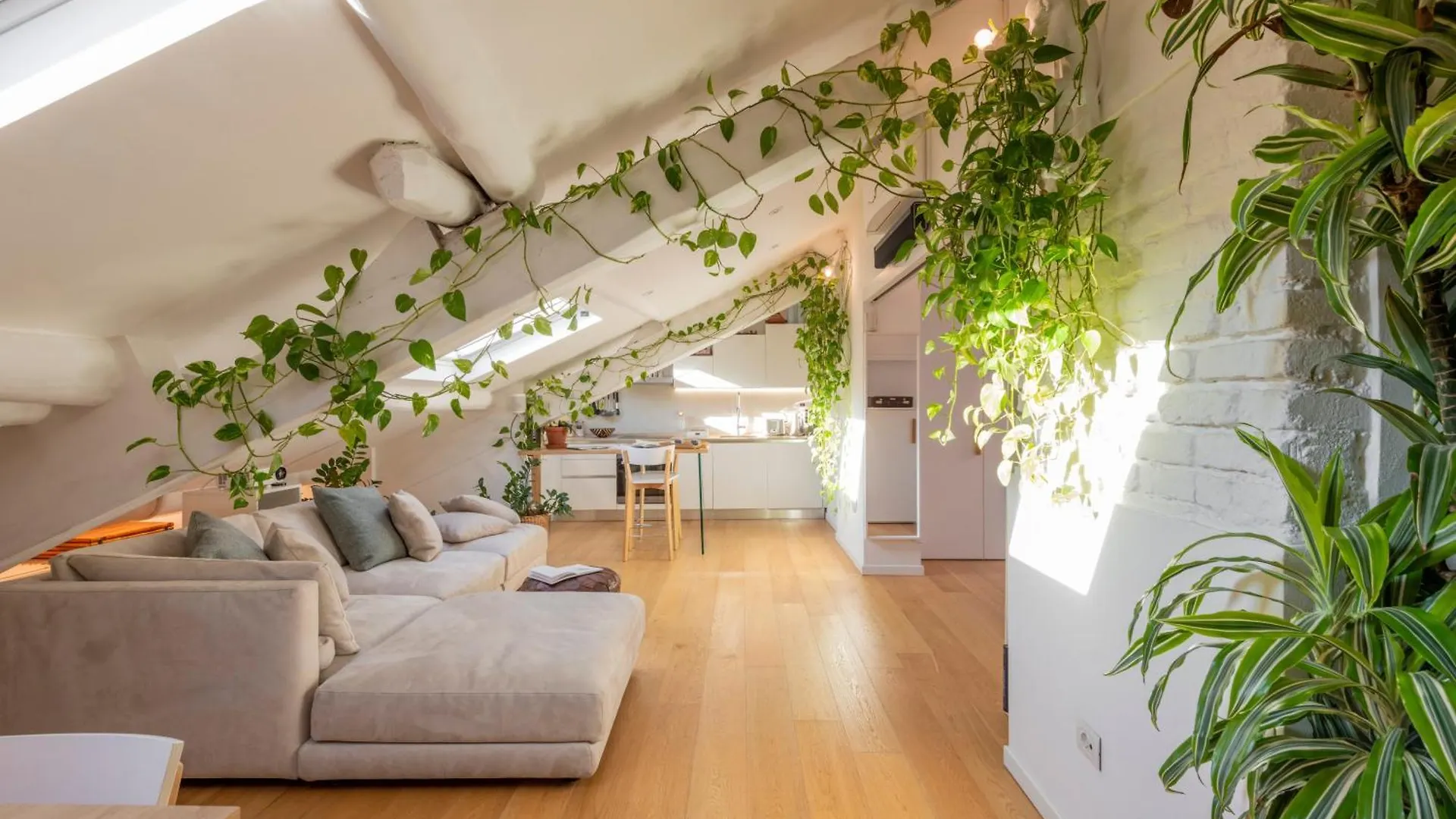 Bright Penthouse Attic In The Heart Of Milan Apartment