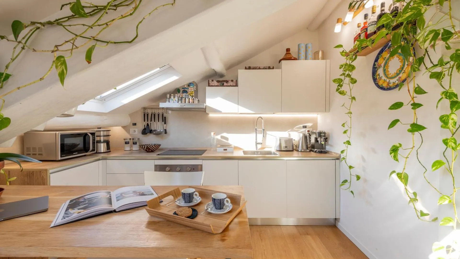 Bright Penthouse Attic In The Heart Of Milan Apartment